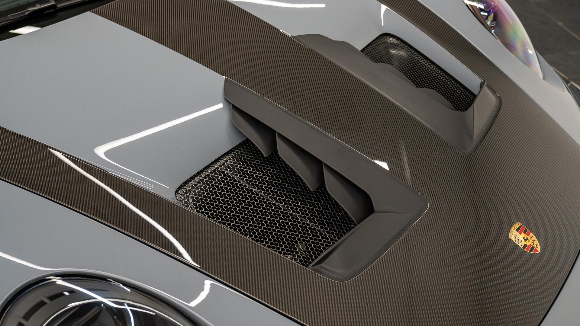Porsche 911 Photo 193e27ba-4a74-45b7-8ba6-0c87a2b7d7c0.jpg