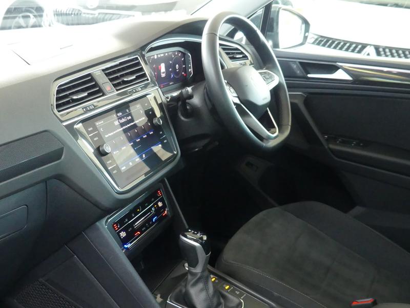 Volkswagen Tiguan Photo 1941780f-0b42-4ef8-b036-b6b5a703389b.jpg
