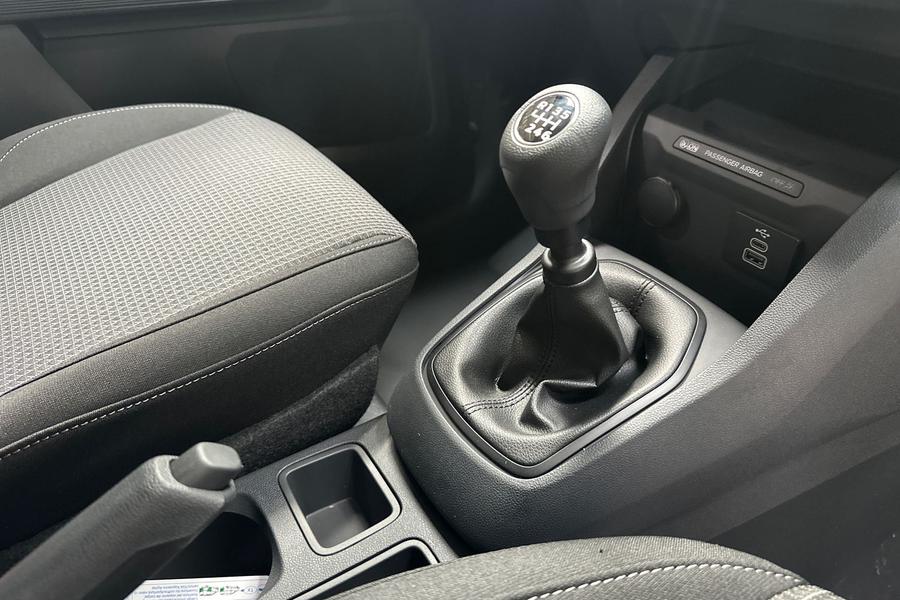 Ford TRANSIT COURIER Photo 1943e0bb-94e4-4eca-8cbc-f2e24241eece.jpg