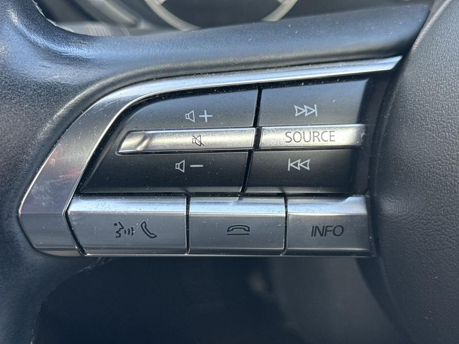 Mazda Mazda3 Photo 194ad95b-57ff-4b8e-b648-fc5505391ceb.jpg