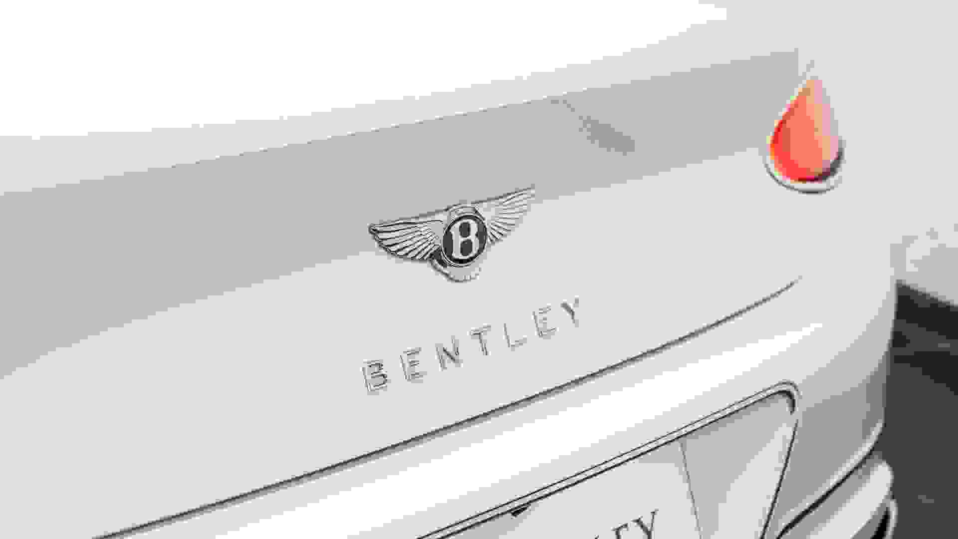 Bentley Continental GTC Photo 195d4f17-91e1-4117-8f51-6a2e24cafab0.jpg
