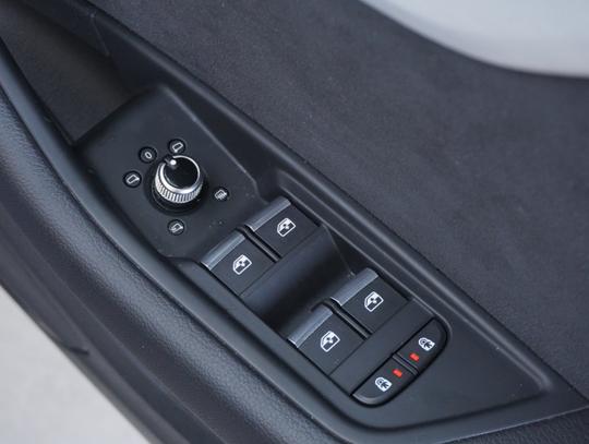 Audi A4 Avant Photo 197c2f58-cfcb-46d8-95e8-b7fd98221ef4.jpg