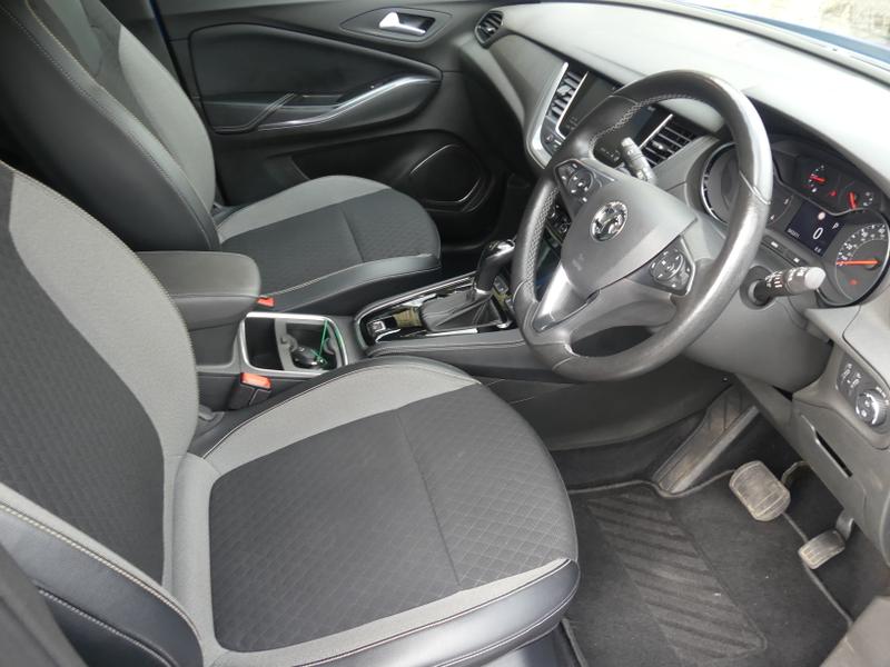 Vauxhall Grandland X Photo 199825d6-9716-44e5-bf0d-6f5d618f6444.jpg