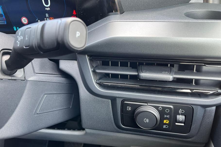Used Ford TRANSIT CUSTOM L1DCIVPHEV08 23