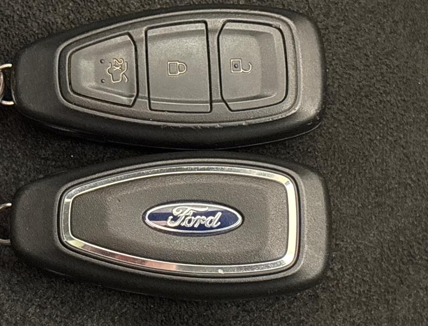 Ford Kuga Photo 19b095cb-d628-4c2e-9cf8-aa5f9803adff.jpg