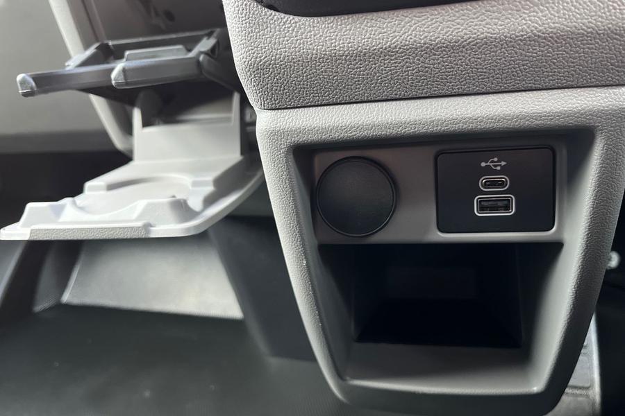 Ford TRANSIT CUSTOM Photo 19bb1007-9b21-4d9a-b8d4-ab3a2605a034.jpg