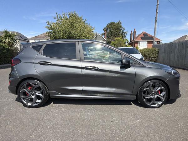Ford FIESTA Photo 30