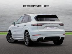 PORSCHE Cayenne Photo 2
