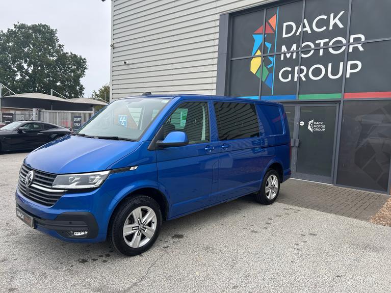Volkswagen Transporter T6.1 T32 Highline, Kombi 2.0 TDI, 150PS, DSG, Twin Electric Sliding Doors, 1 Owner