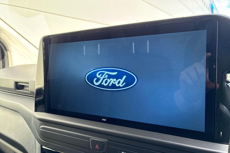 Ford TRANSIT CUSTOM Photo 19e6a5db-1d8c-4d27-ab8a-0262dbb71c27.jpg
