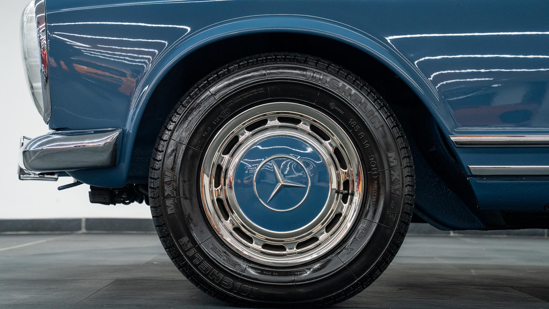 Mercedes-Benz 280 SL Photo 19e9b0a4-4c6c-40b3-ac18-5881d989fc33.jpg