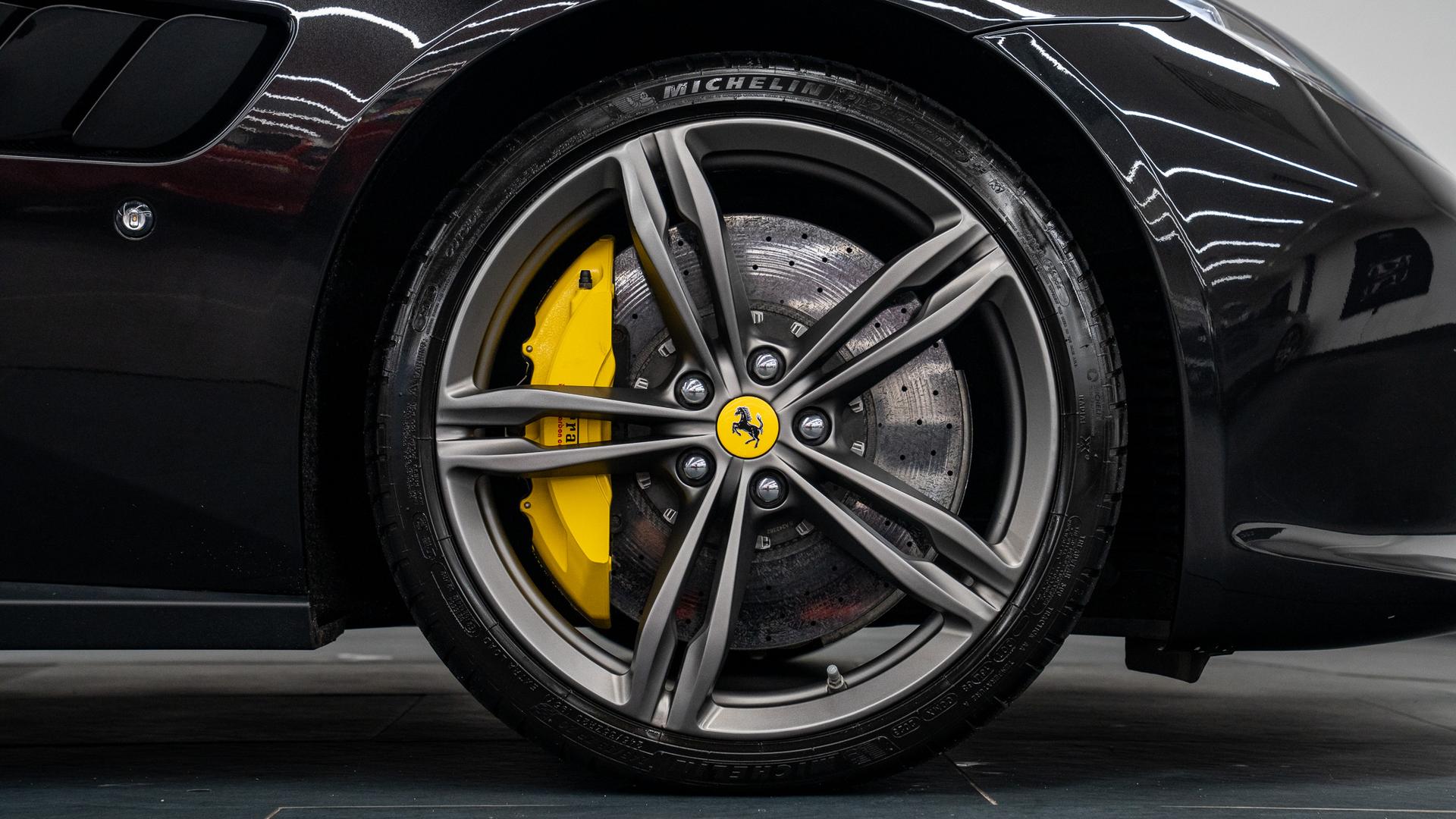 Ferrari GTC4 Lusso Photo 1a09934a-9cce-44d5-9ae9-93f507ea35fa.jpg