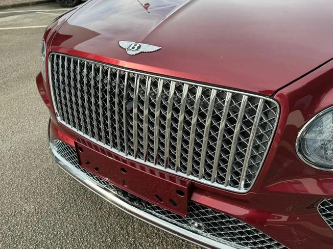 BENTLEY Bentayga Photo 16