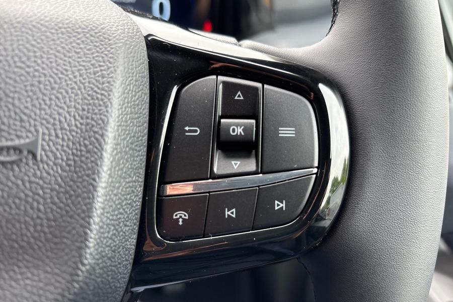 Ford TRANSIT CUSTOM Photo 1a15be48-2398-43d6-b4f7-d3270629bb24.jpg