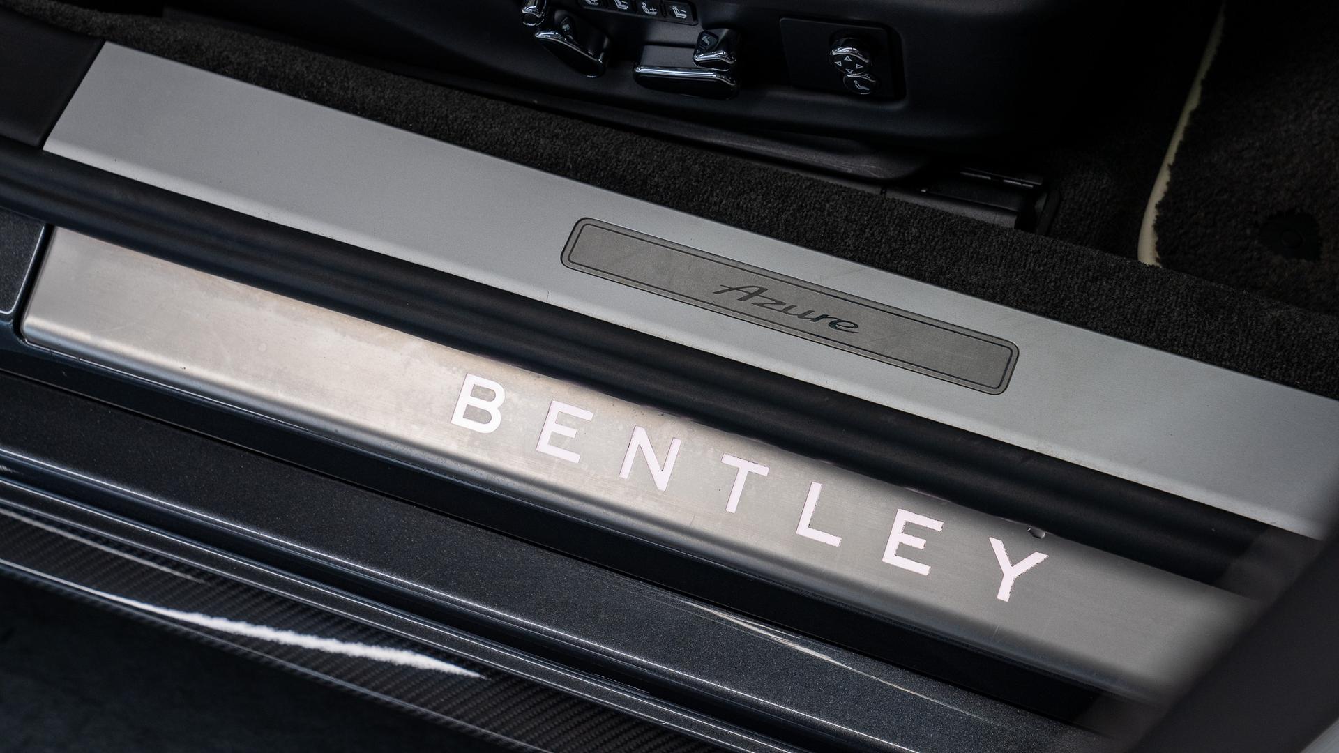 Bentley Continental Photo 1a311eef-ab6f-449b-b2df-eac58c663541.jpg