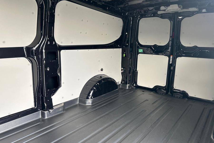 Ford TRANSIT CUSTOM Photo 1a382867-a49f-46f1-82e2-c53bae17cd53.jpg