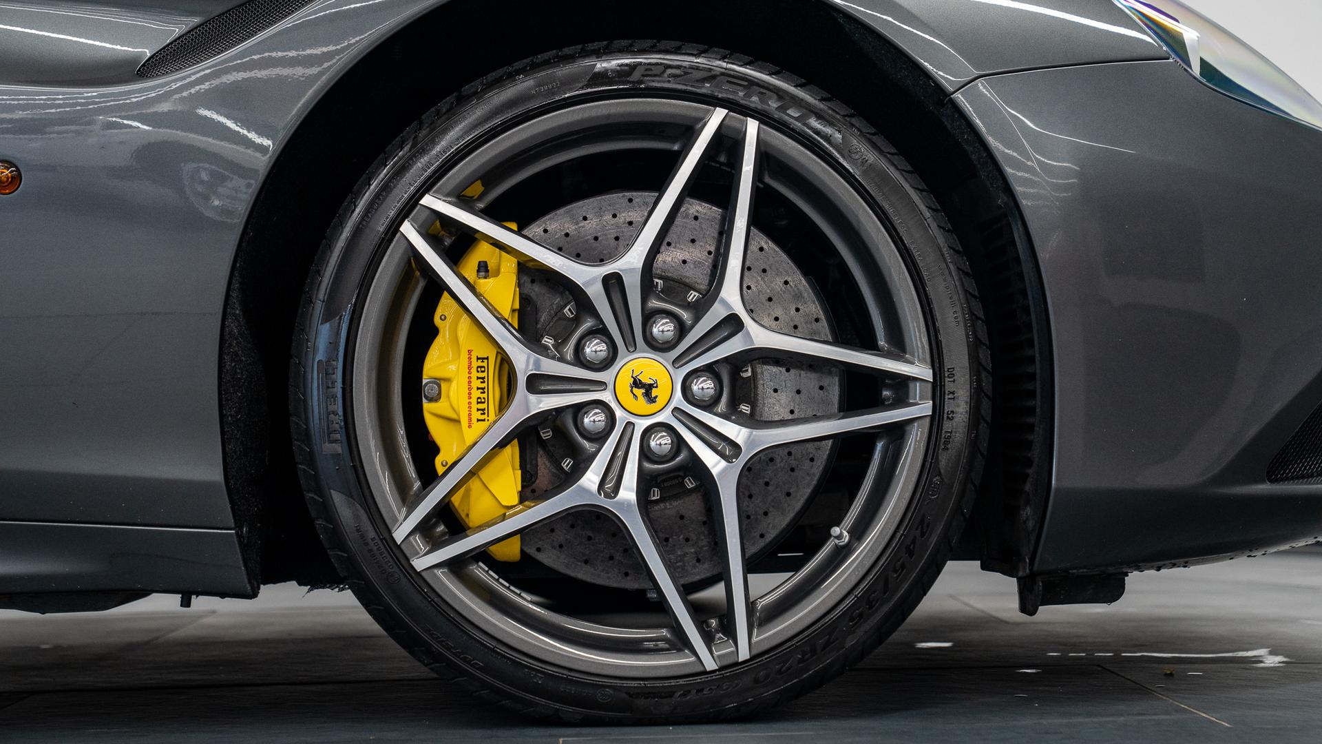 Ferrari California Photo 1a4e6417-aada-4997-b13d-797207e08a6d.jpg