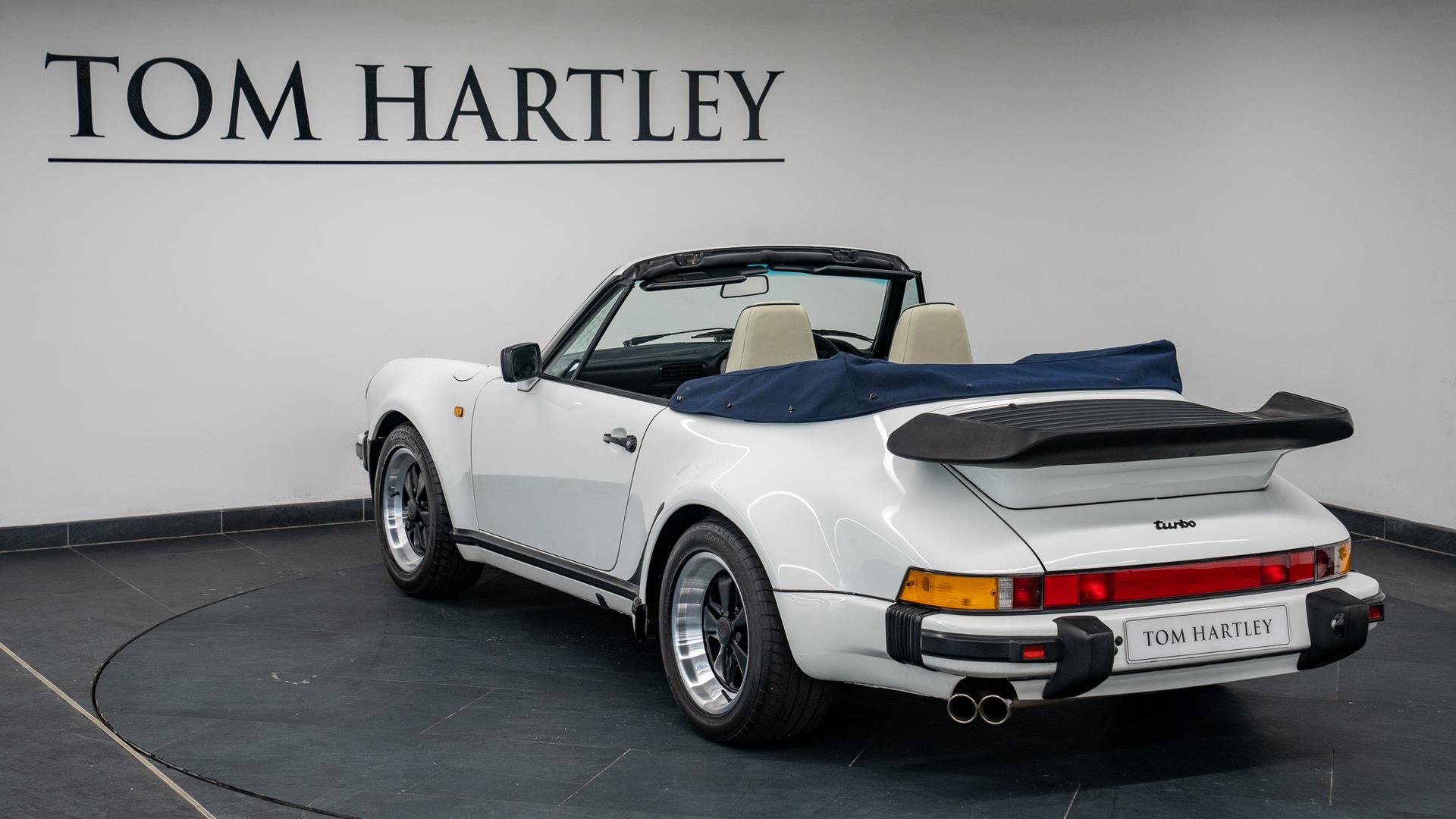 Porsche 911 Photo 1a54697a-d2b4-4f56-8ce8-9750b94f6332.jpg