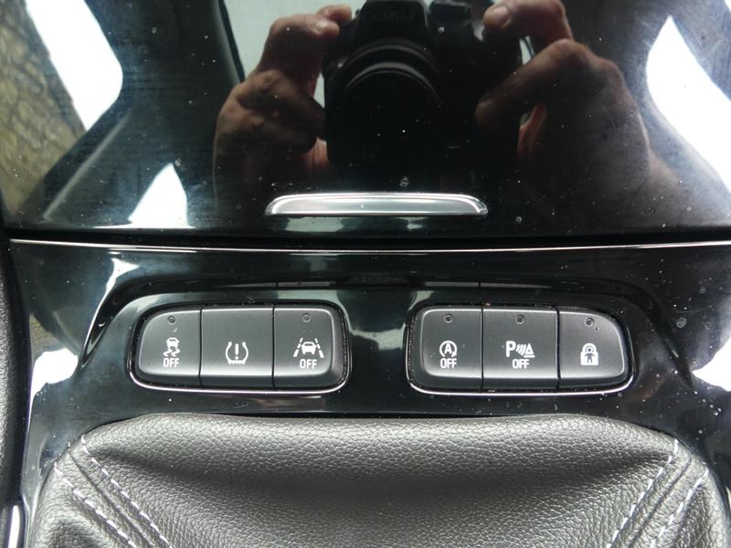 Vauxhall Grandland X Photo 1a591bbf-9b55-45cf-808d-181813859a6f.jpg