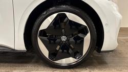 VOLKSWAGEN ID.3 Photo 5