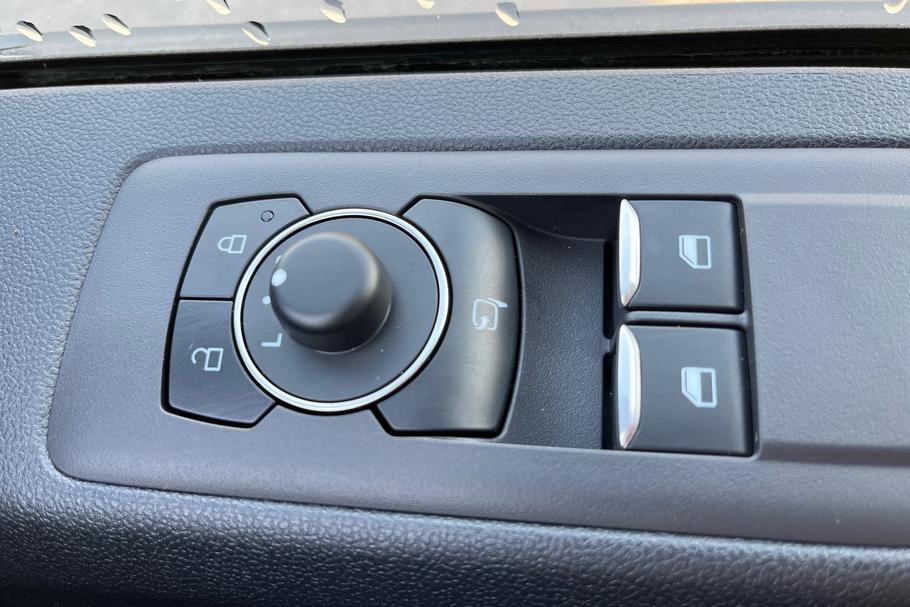 Used Ford TRANSIT CUSTOM CUSTOMPHEV01 23