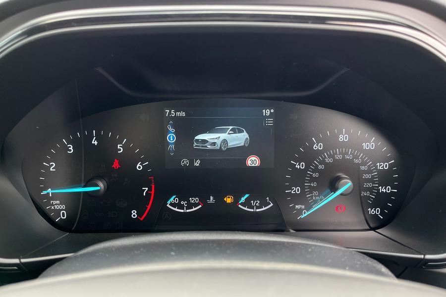 Ford FOCUS Photo 1a81994a-a57d-4e8f-b310-324a1e0ebd17.jpg