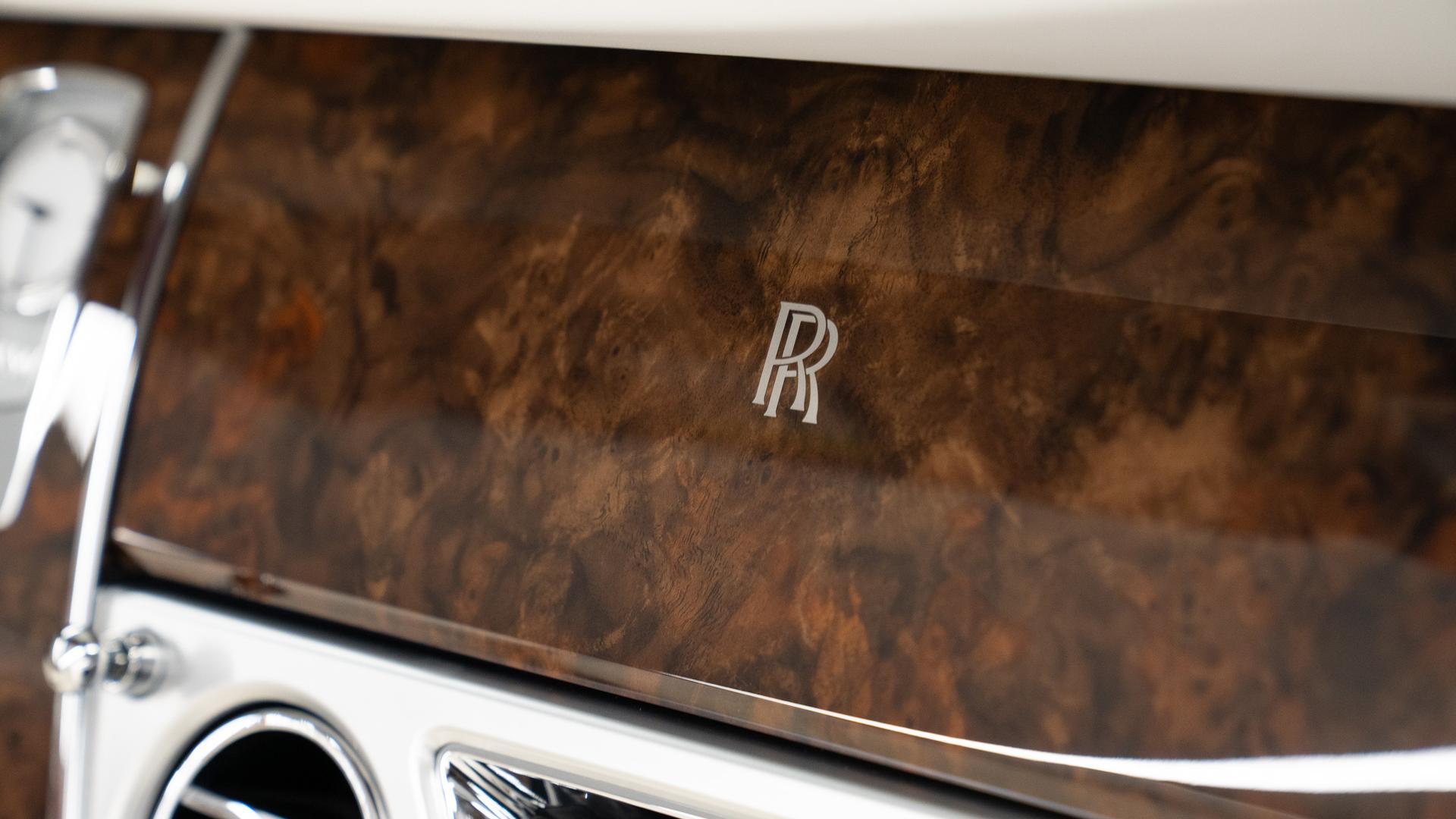 Rolls-Royce Dawn Photo 1a879c22-d51d-440c-9c17-5f64b12f98a6.jpg