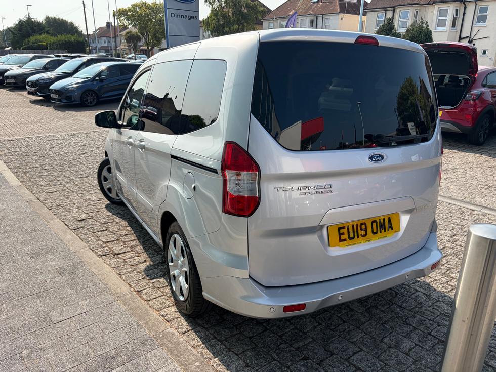 Ford Tourneo Courier Photo 1ab2cd7d-c4a6-414e-903b-bb406410b6ce.jpeg