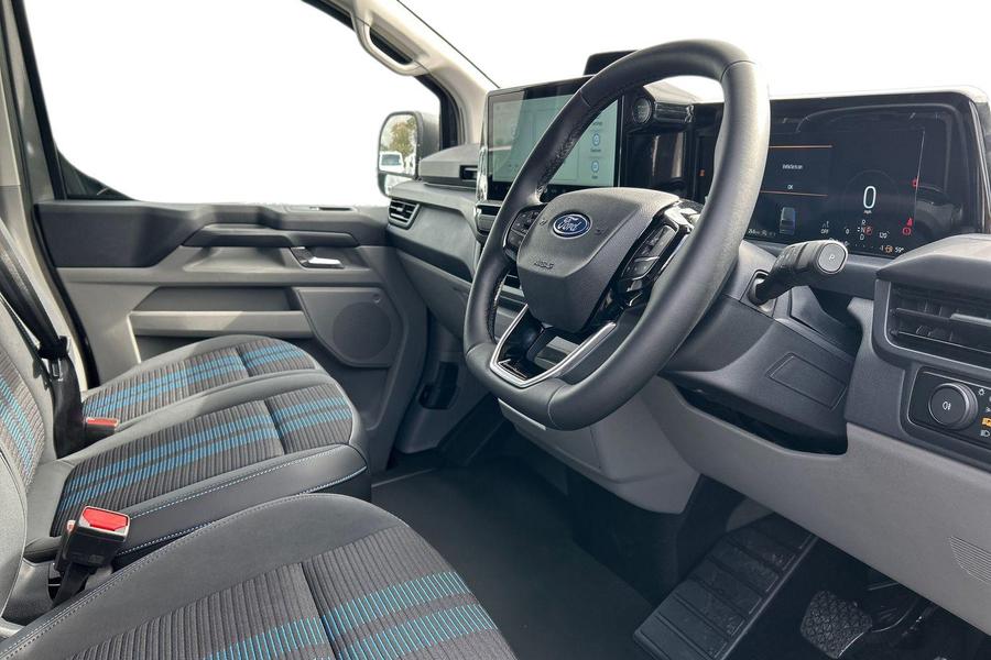 Ford TRANSIT CUSTOM Photo 1ab3d700-5dda-4e88-8304-a29ec4763814.jpg
