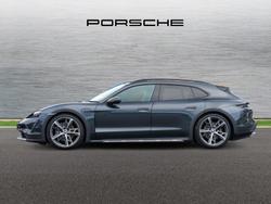 Porsche TAYCAN Photo 5