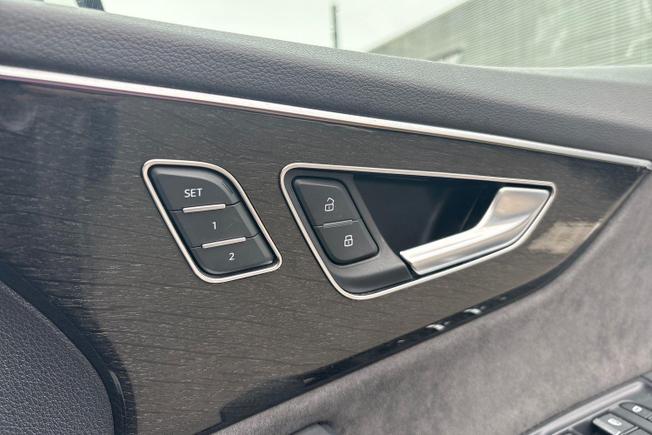 Audi SQ8 Photo 29