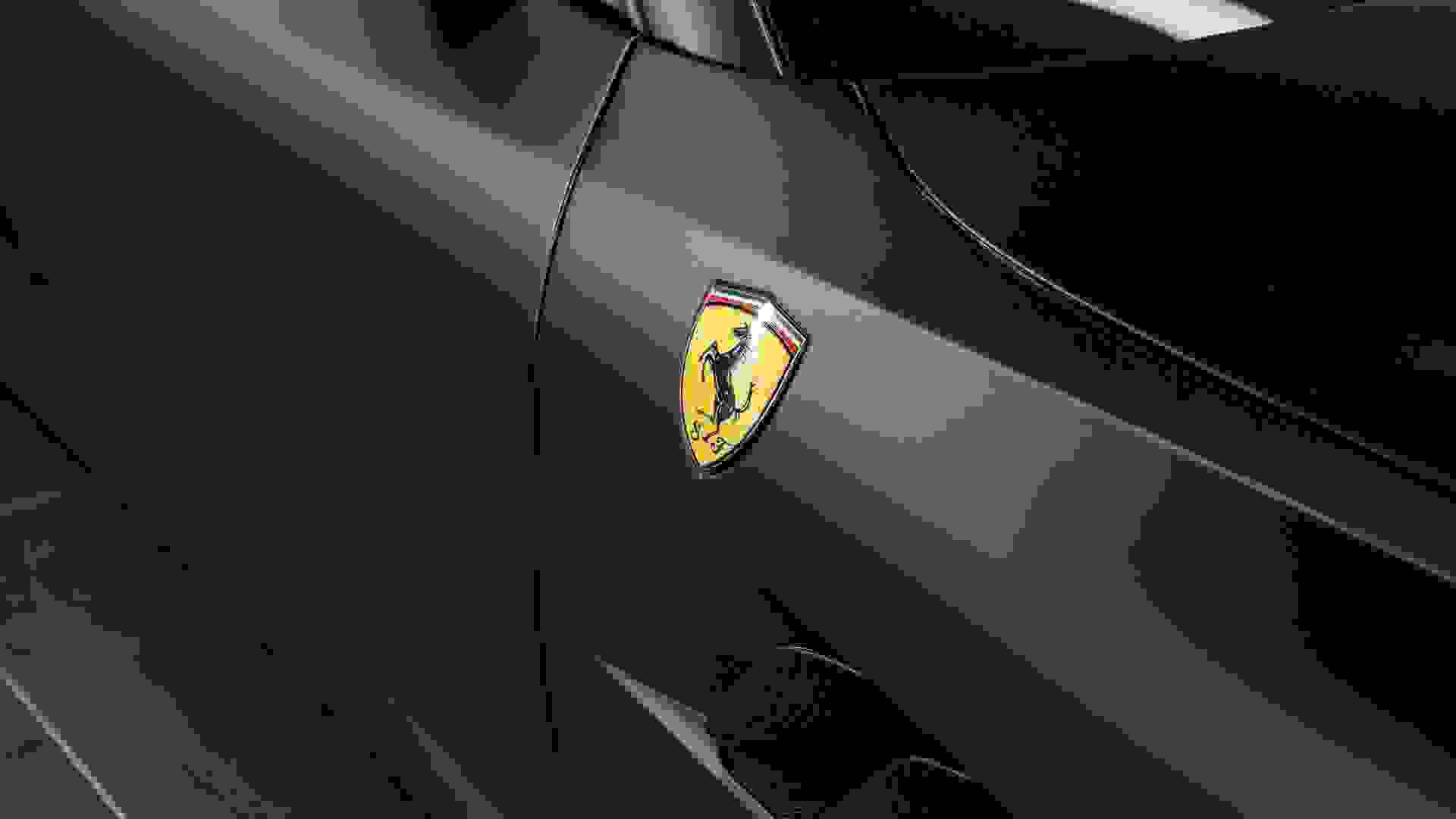 Ferrari GTC4 Lusso Photo 1ac58f90-18ea-4106-ba7a-1b5637c2f775.jpg