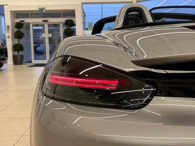 PORSCHE 718 Boxster Photo 30