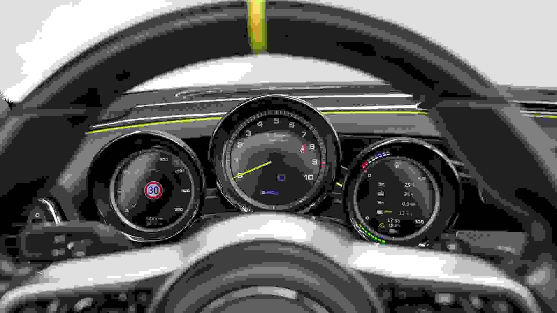 Porsche 918 Spyder Photo 1ae17d8f-e516-4ee1-b1f1-2f9c80f6a00e.jpg