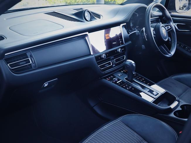 PORSCHE Macan Photo 20