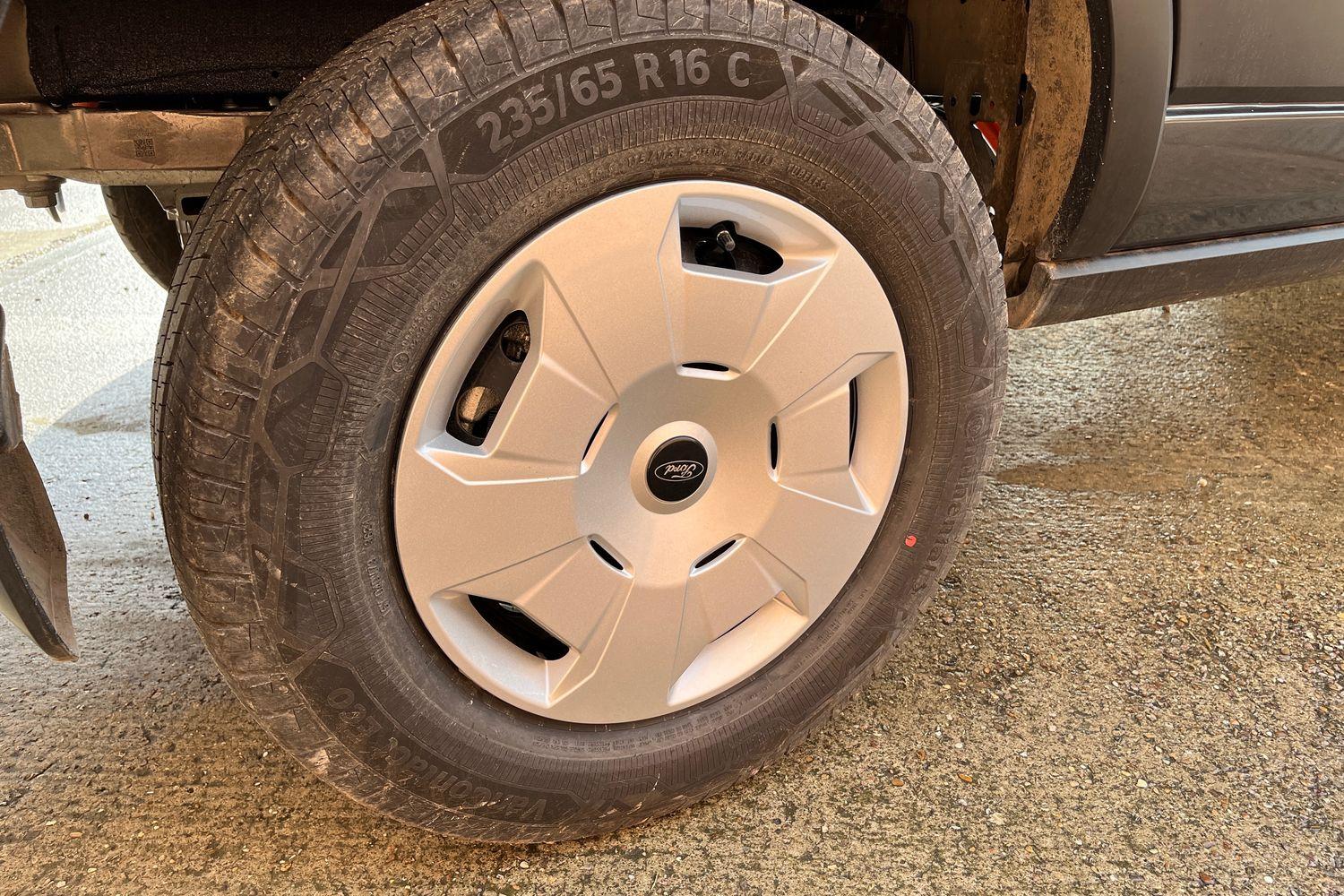 Ford E-TRANSIT Photo 22