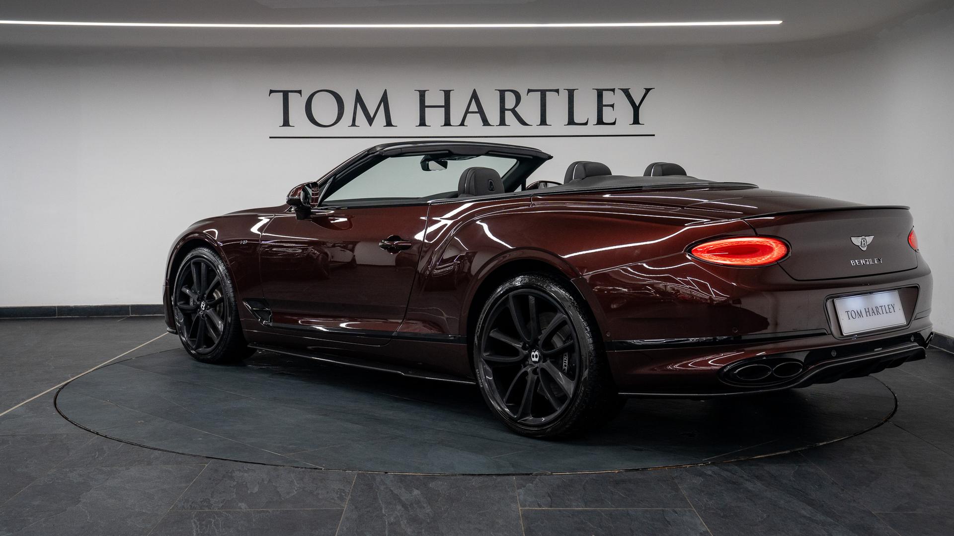 Bentley Continental Photo 1af57c31-8794-4de0-9eb5-b1e692b0c1a2.jpg