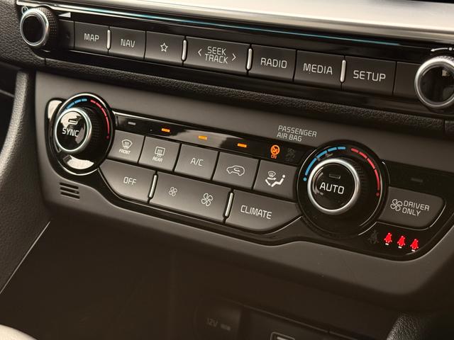 Kia Niro Photo 1b071023-06a6-4720-a0cb-5a969f03a9f8.jpg