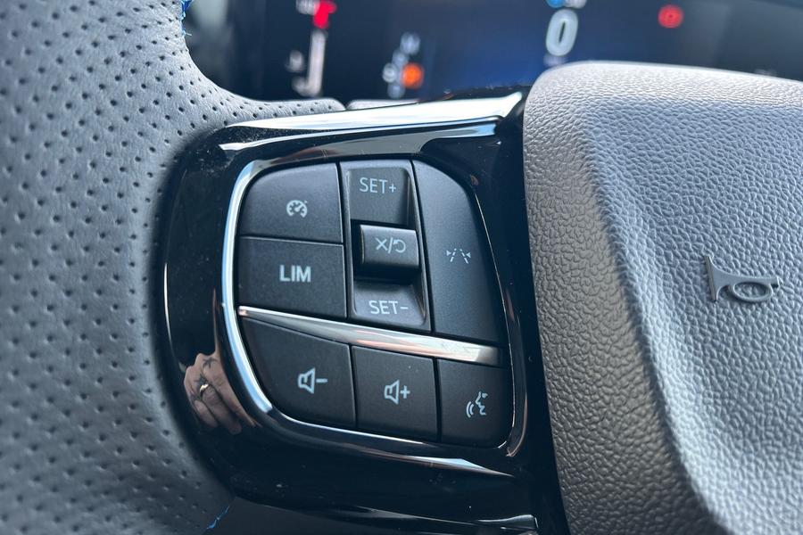 Ford TRANSIT CUSTOM Photo 1b0998fb-f053-4631-a65f-5513b958ff83.jpg