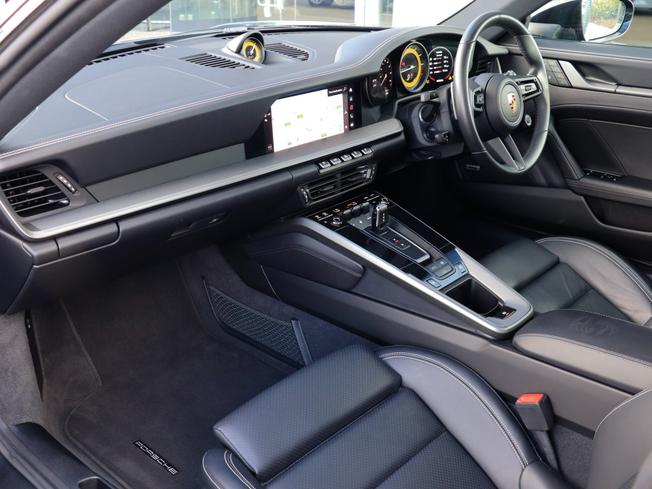 PORSCHE 911 Photo 3