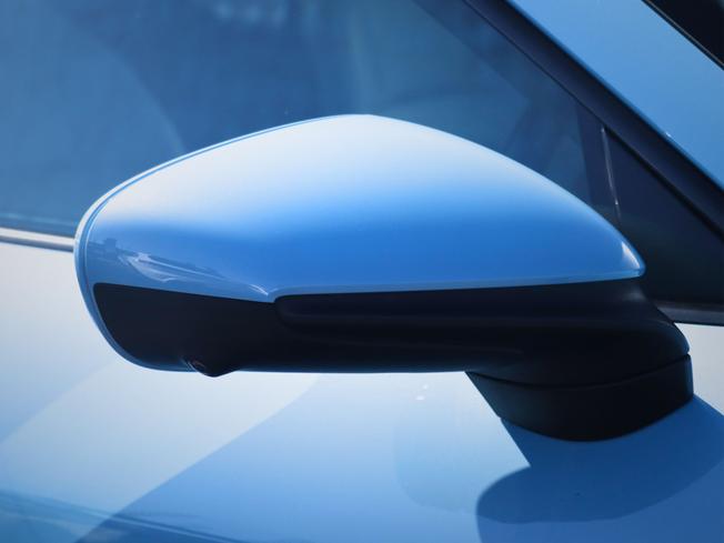PORSCHE Taycan Photo 15