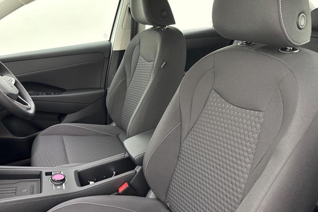 Volkswagen T-Roc Photo 36