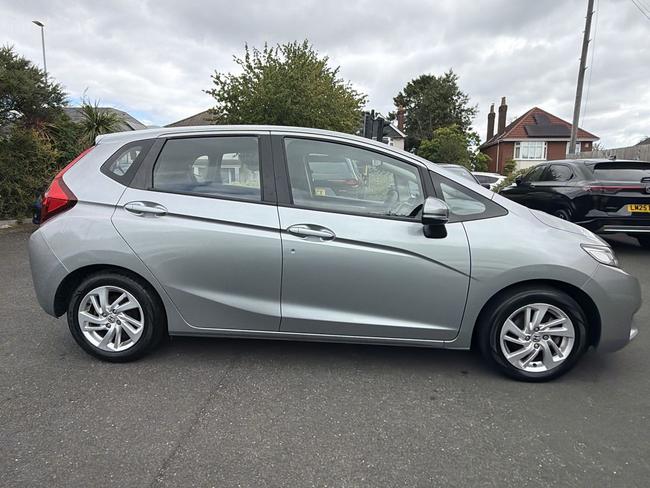 Honda Jazz Photo 1b146e53-a949-44d4-81c1-1c195c9fccd7.jpg