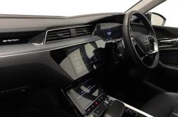 AUDI e-tron Photo 2