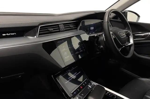 AUDI e-tron Photo 2