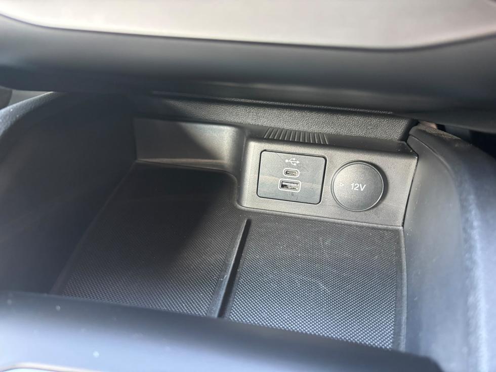 Ford Focus Photo 1b381d5f-7ef4-4448-ba40-2f246a42c9dc.jpeg