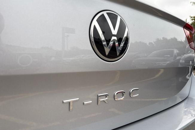 Volkswagen T-Roc Photo 16