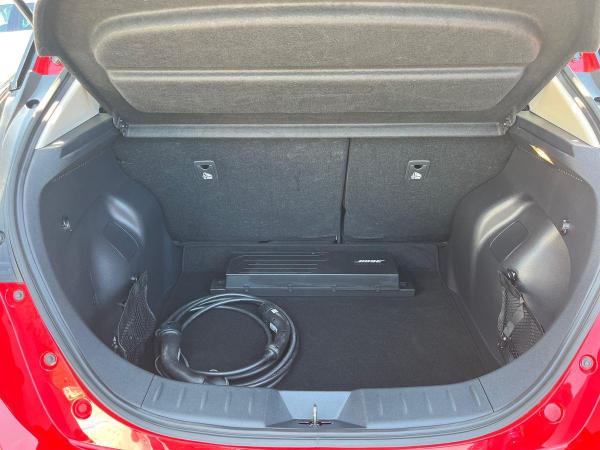 Nissan Leaf Photo 1b5c694b-0cf3-40e7-bb5d-8beea143deb7.jpg