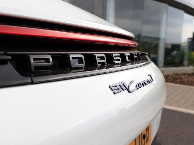PORSCHE 911 Photo 13