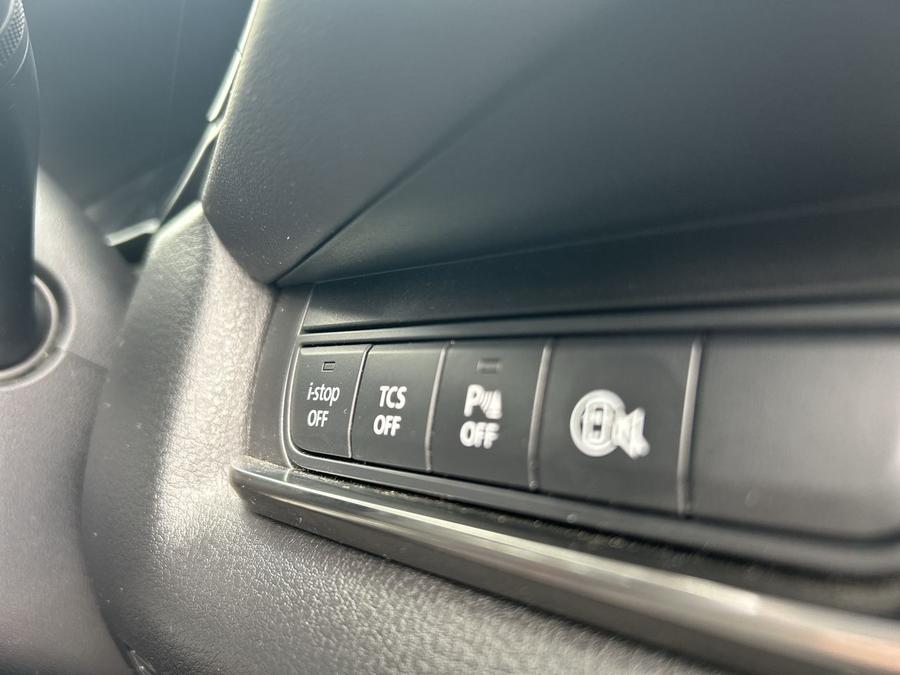 Mazda CX-30 Photo 1b9e0a08-d5c2-4df7-ba98-12f8a9be7a96.jpg